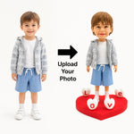 Figurine à tête branlante personnalisée pour enfant à partir d'une photo avec socle en forme de cœur