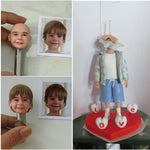 Figurine à tête branlante personnalisée pour enfant à partir d'une photo avec socle en forme de cœur