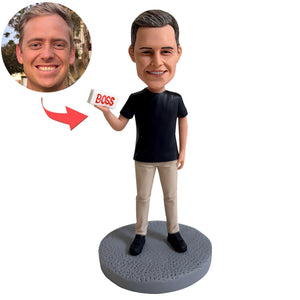 Figurine à tête branlante personnalisée pour homme tenant une pancarte BOSS