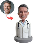 Figurine à tête branlante personnalisée de médecin à mi-corps