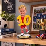 Figurine de garçon personnalisée tenant le numéro 10