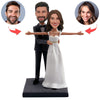 Couple de Bobblehead de mariage personnalisé étreignant la taille