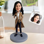 Figurine à tête branlante personnalisée pour femme – Style travail avec tasse à café