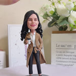Figurine à tête branlante personnalisée pour femme – Style travail avec tasse à café